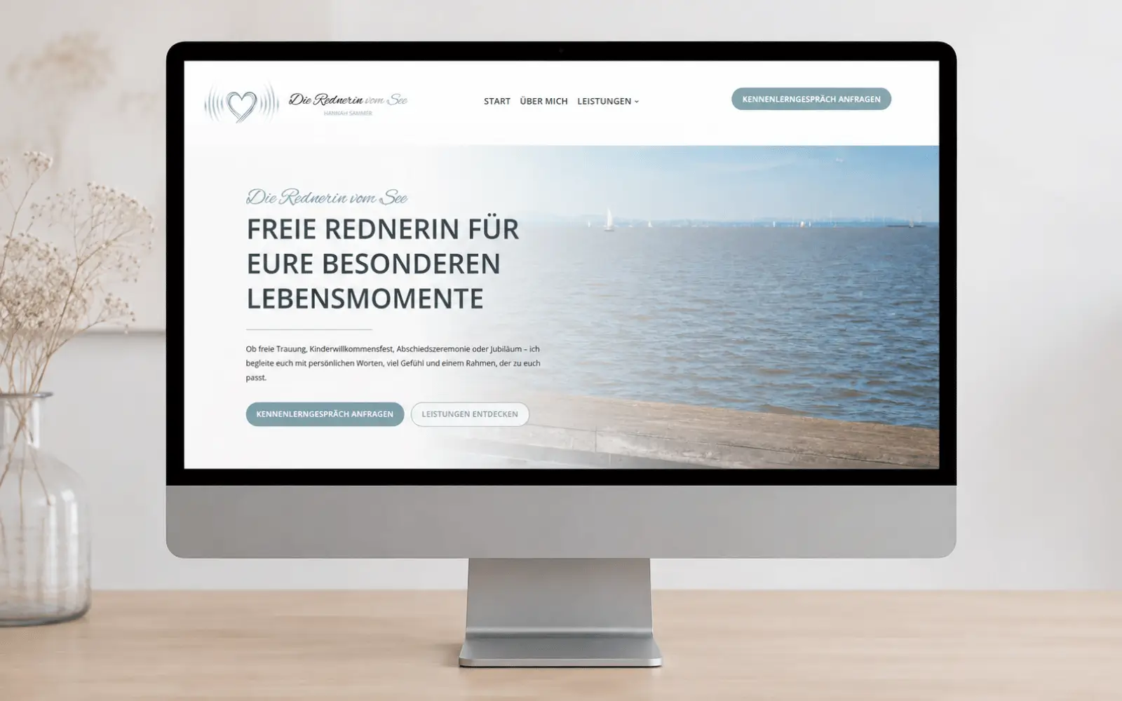 Webseite von Die Rednerin vom See mit Startseitenbereich als Desktop-Mockup