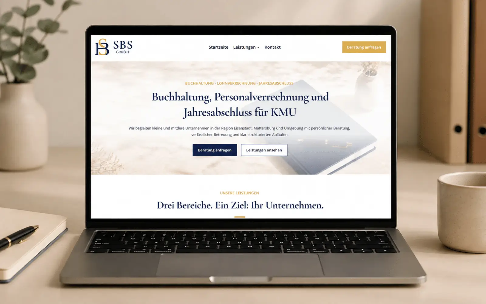 Startseite der Steindl BuchhaltungsService GmbH auf einem Laptop